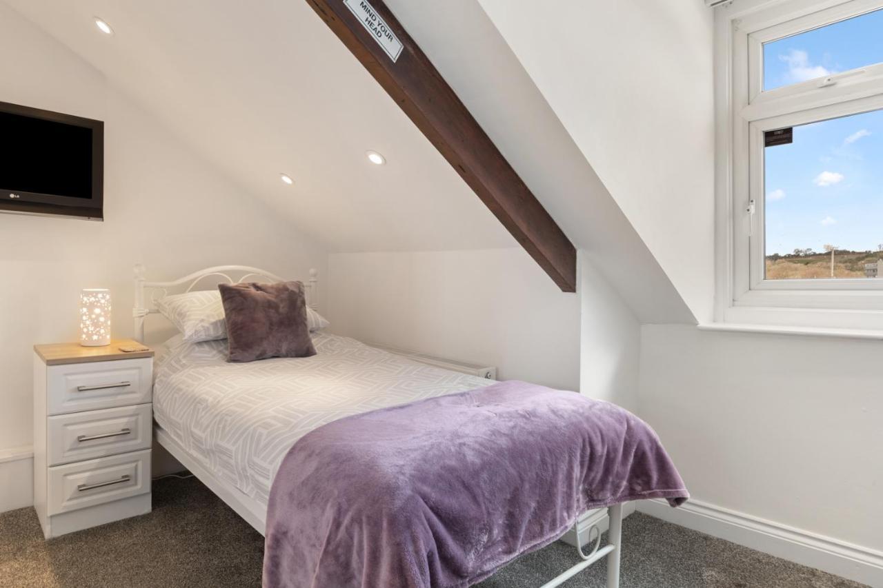 Coach Guest House Тенби Екстериор снимка