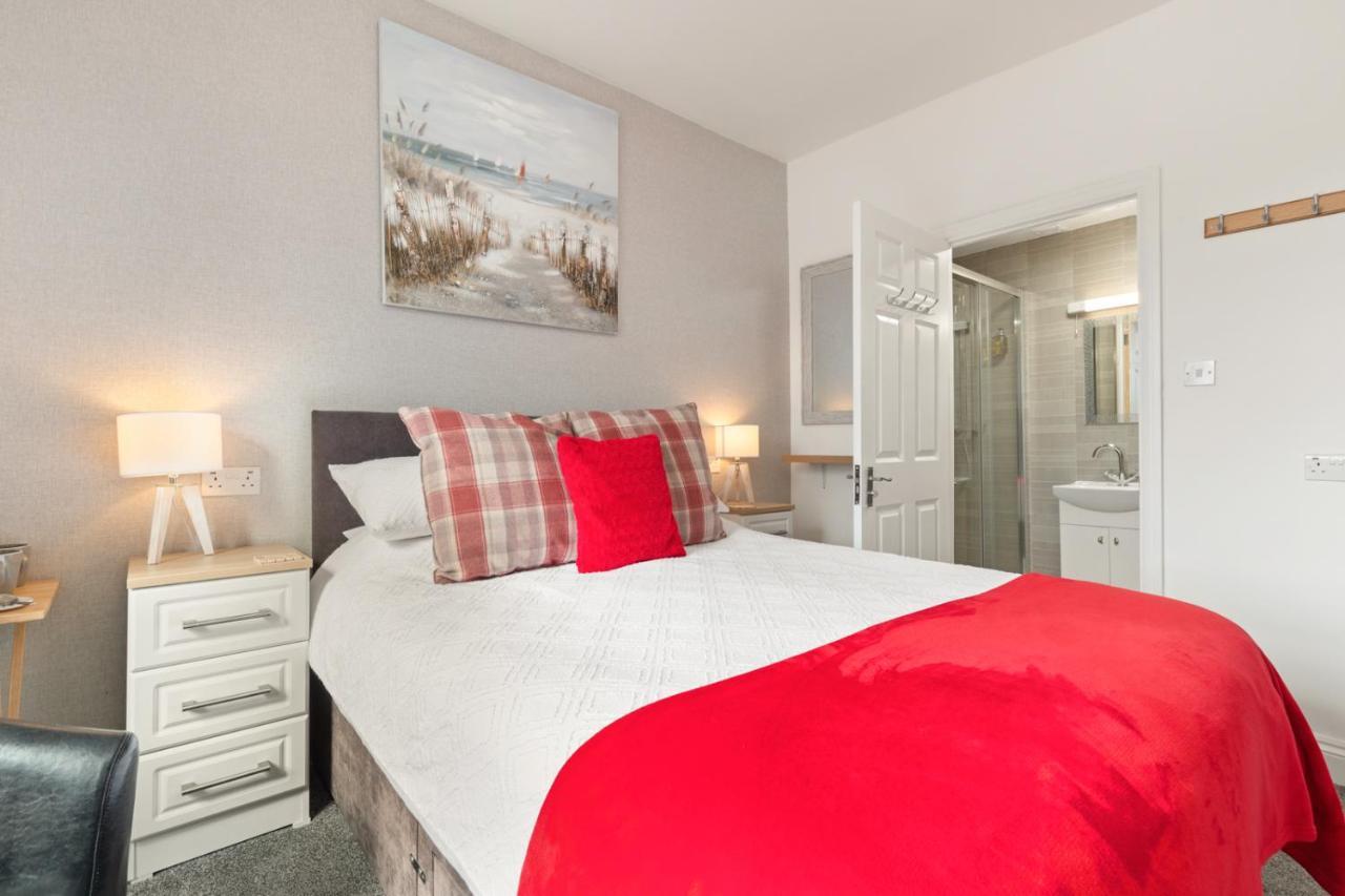 Coach Guest House Тенби Екстериор снимка