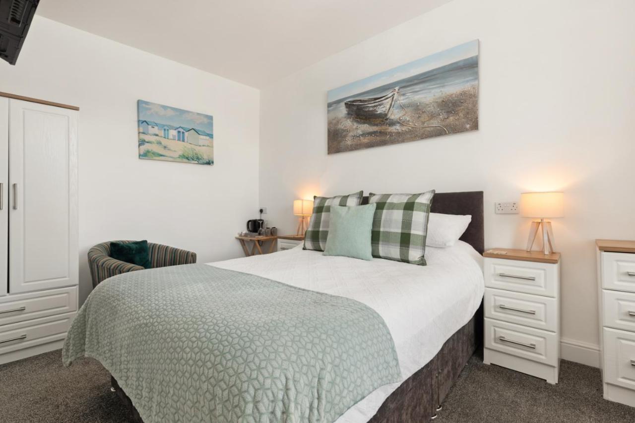 Coach Guest House Тенби Екстериор снимка