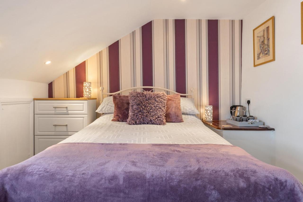 Coach Guest House Тенби Екстериор снимка