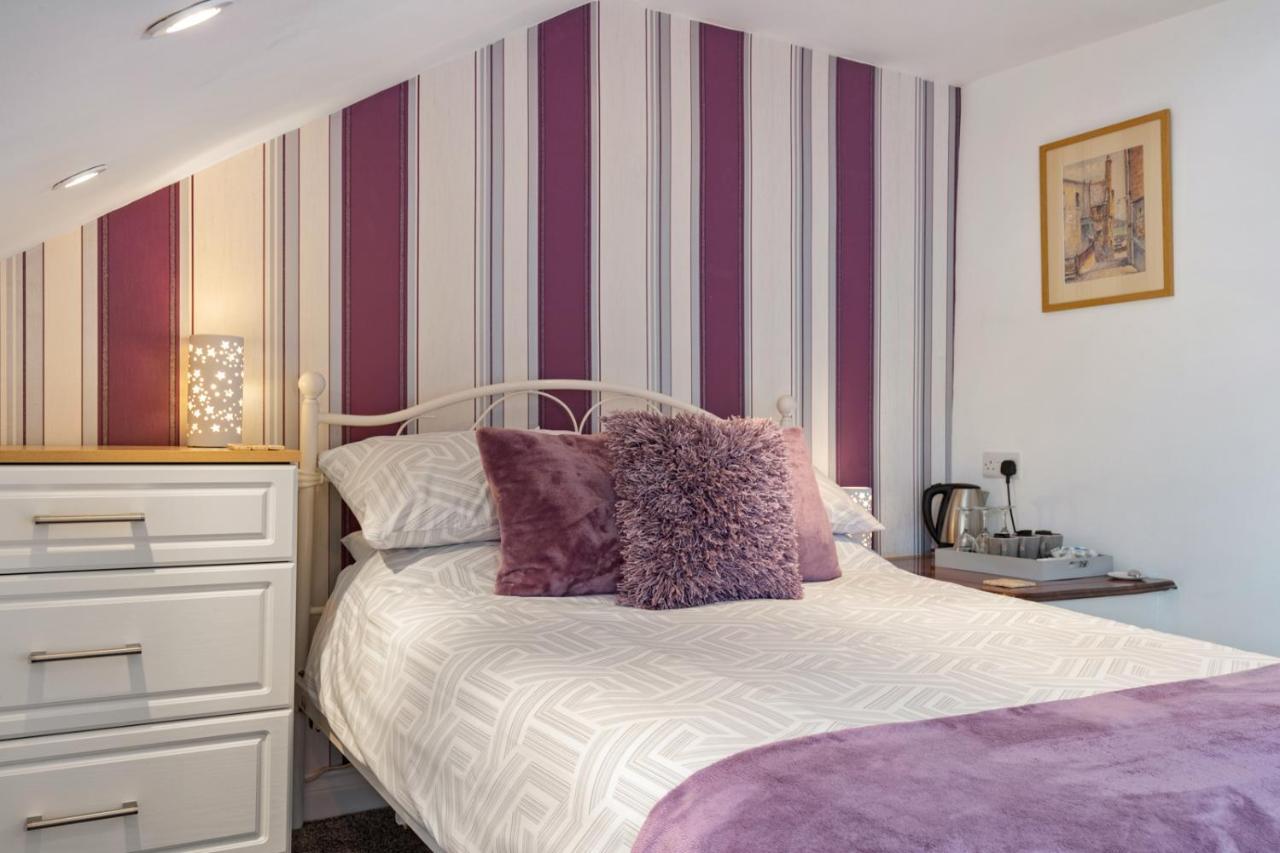 Coach Guest House Тенби Екстериор снимка
