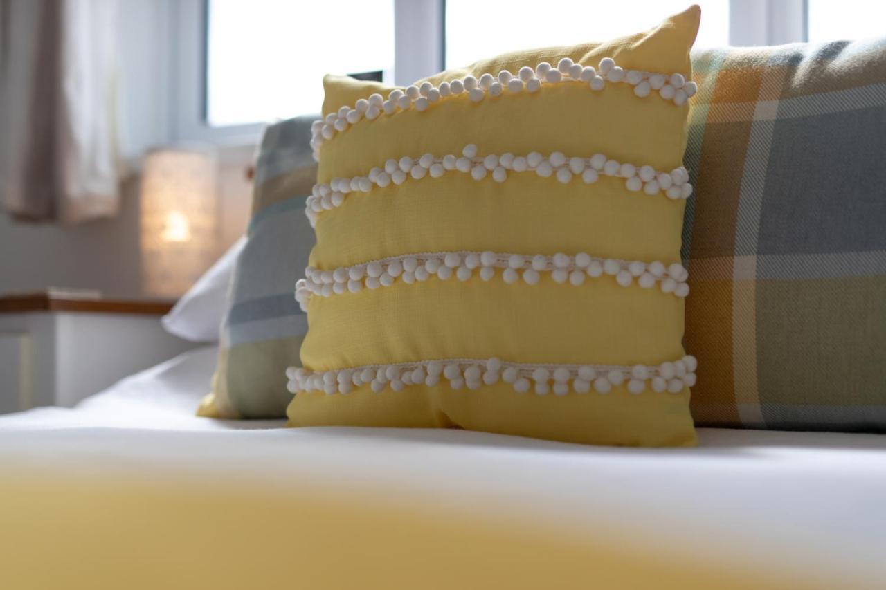 Coach Guest House Тенби Екстериор снимка