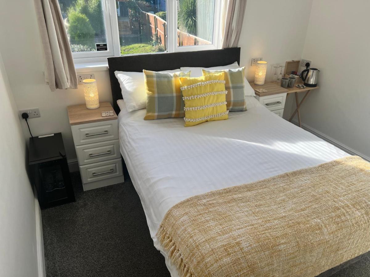 Coach Guest House Тенби Екстериор снимка