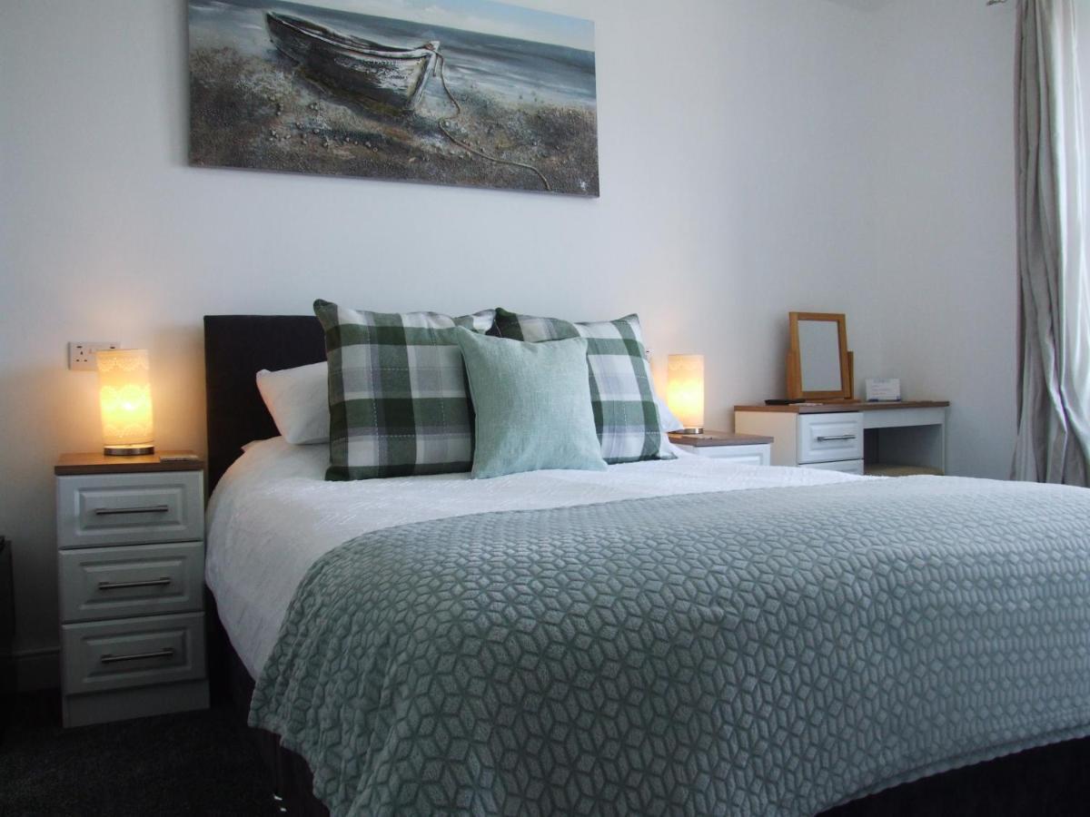 Coach Guest House Тенби Екстериор снимка